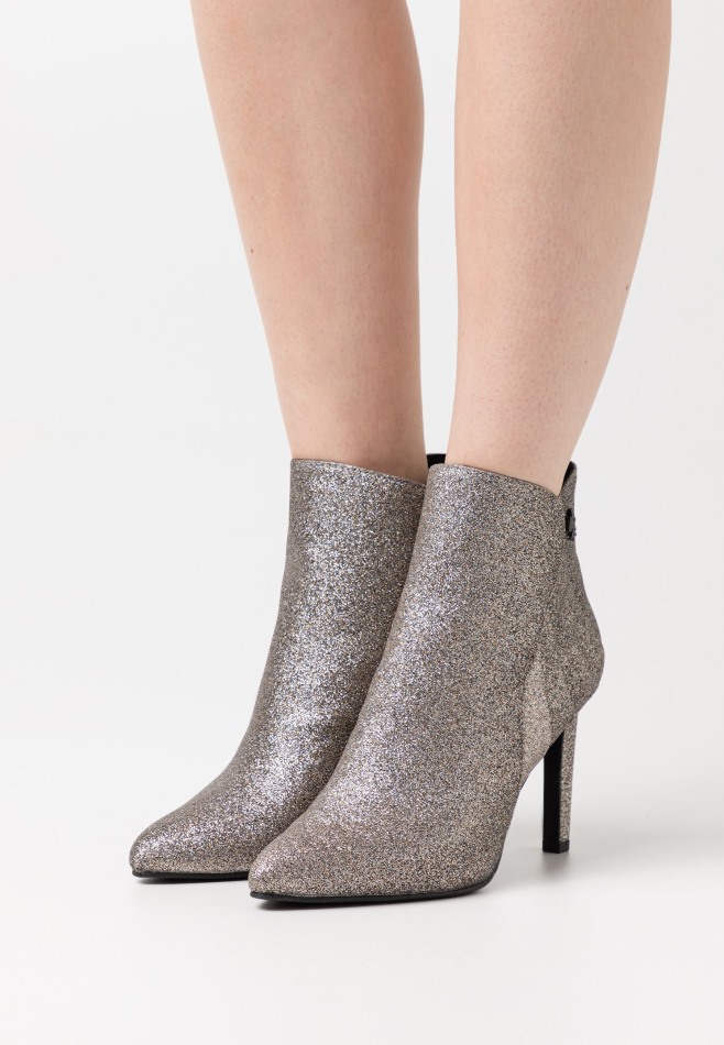 Gabour | Talons Classiques Exclusifs Rouges